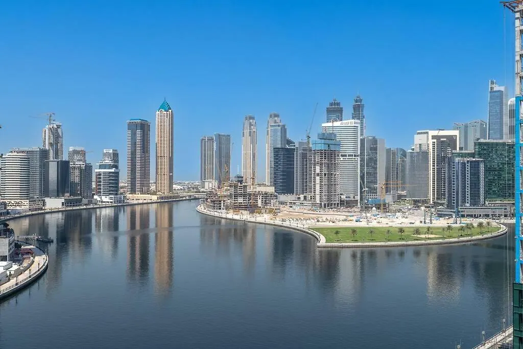 Sophisticated Business Bay Canal View By Suiteable 두바이 아파트